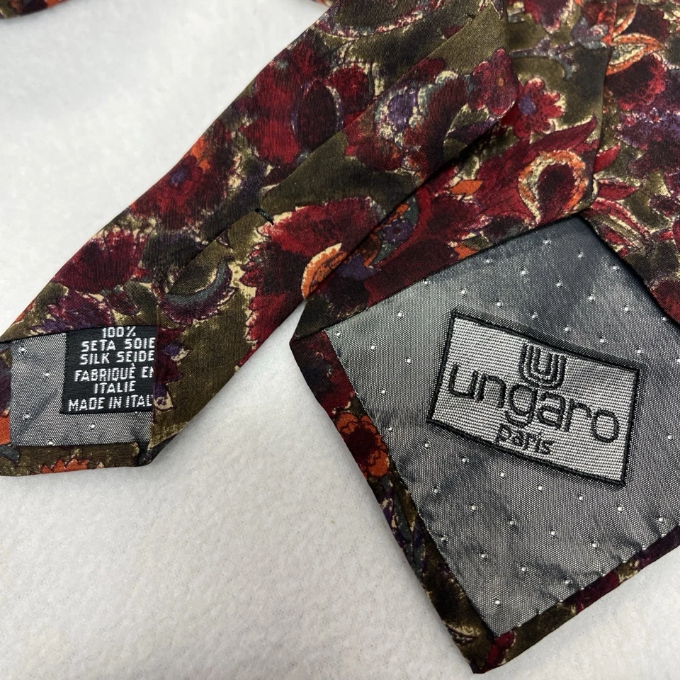 Corbata de seda con flores Emanuel Ungaro roja, azul, verde hecha en Italia Foto 3 de 3