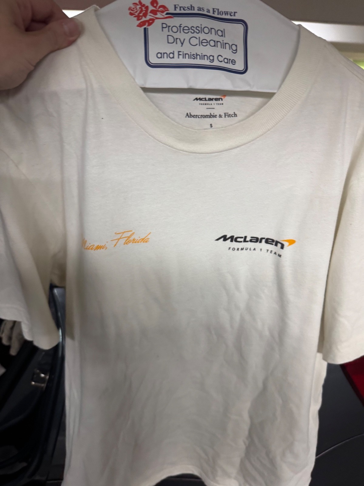 McLaren F1 Team Miami  White Graphic T-Shirt Size S - sold out Abercrombie image 2