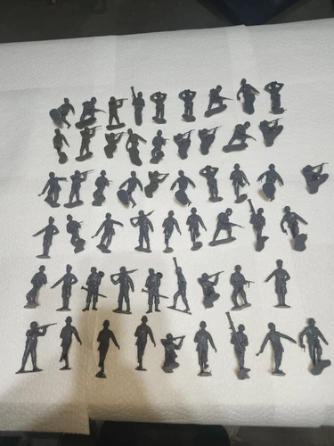 A SHARP LOOKING SET OF 55 MARX BATTLEGROUND DARK GRAY GERMAN SOLDIERS FINE