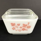 Vintage Pyrex Pink Gooseberry Refrigerator Dish With Lid #501 - Lid has a chip