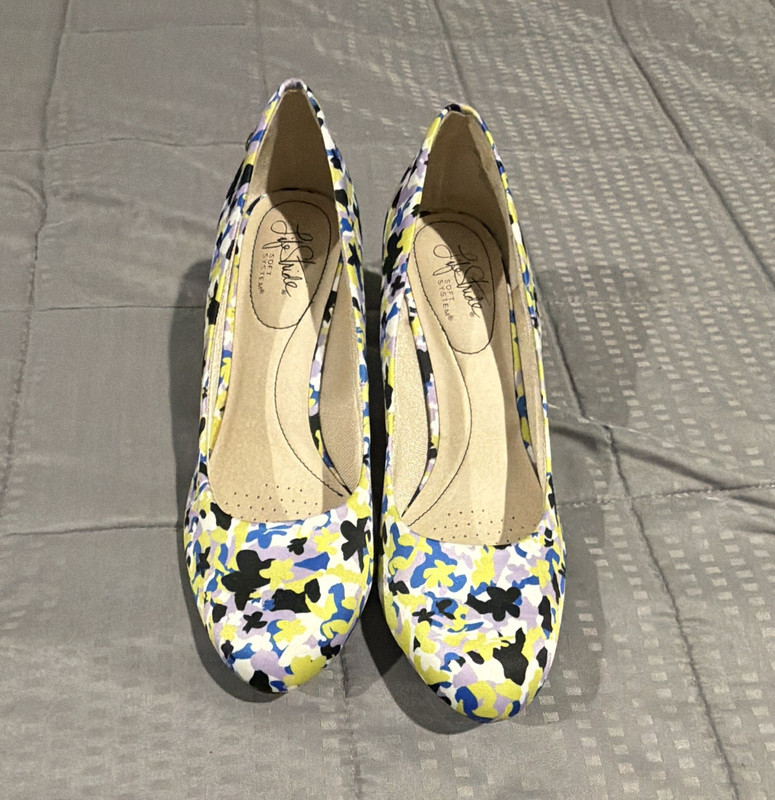 Life Stride Women’s Floral Multicolor Round Toe Slip-On Pumps Fabric Upper 9 W