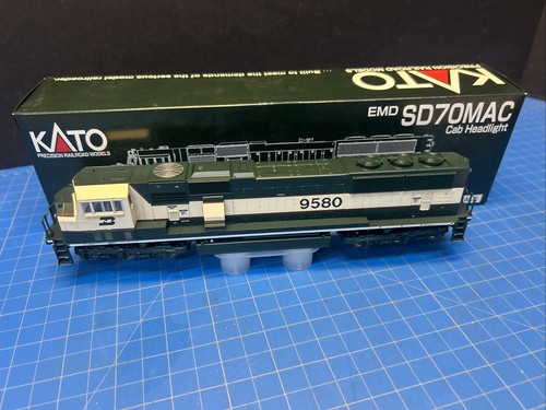 HO KATO 37-6381 EMD SD70MAC FARO CABINA BURLINGTON NORTH BN #9580 EJECUTIVO | Zustand: New