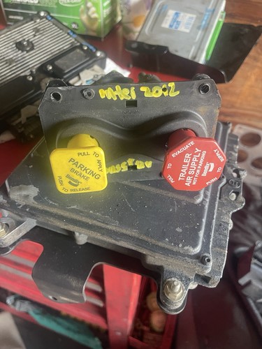BENDIX AIR BRAKE VALVE 909598