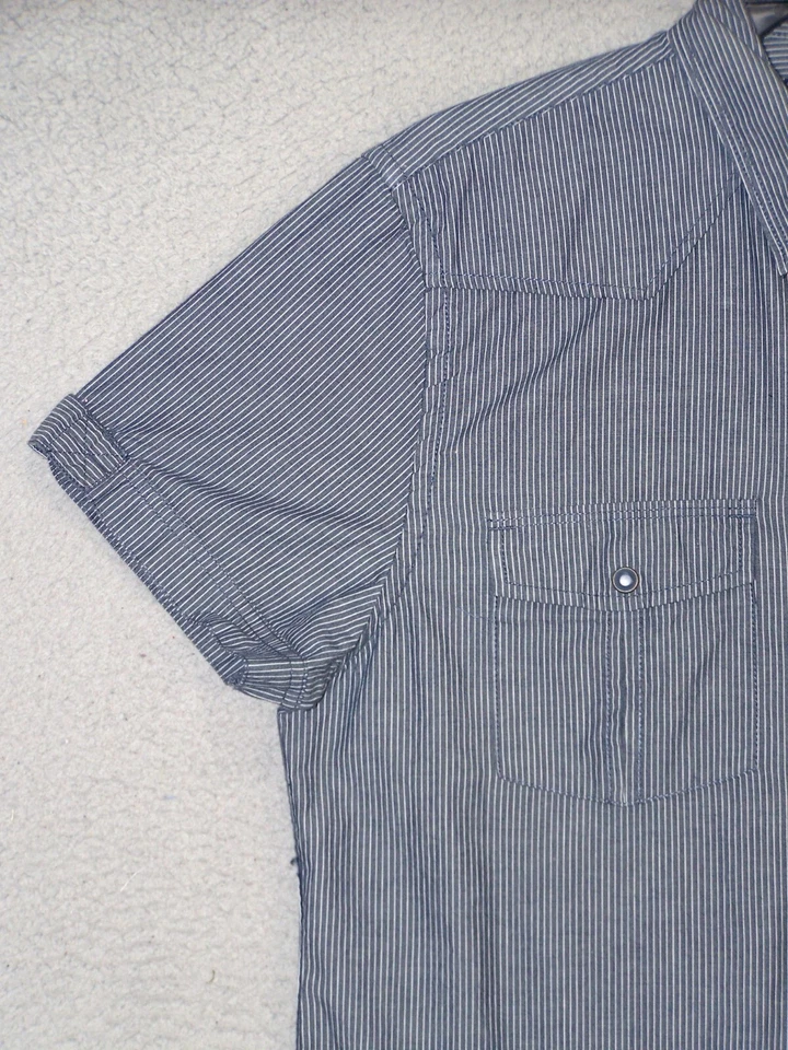 GUESS Shirt Adult Large Gray Logo Snap Button Classic Short Sleeve Pockets Mens - Image 3 of 4