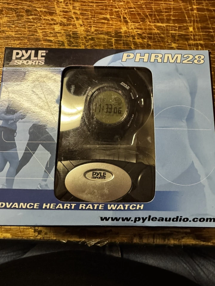 Pyle Heart Rate Monitor Gym & Training w/ Heart Rate Sensor & Calorie Counter - Image 2 of 4