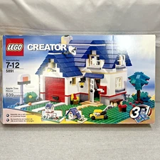 LEGO Creator 5891 Creator 3 in 1 - Apple Tree House  539 Pieces New Open Box