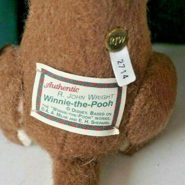 Authentic R. John Wright Pooh Pocket Series Match Set - CIB Authentic R. John Wright Pooh Pocket Series Match Set - CIB