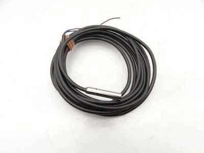 OMRON E2E-C05S01-WC-B1 2M Sensor - New In Box