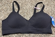 Hanes ComfortFlex Fit Full Coverage Ribbed Wireless Bra. Black. Size: Large.