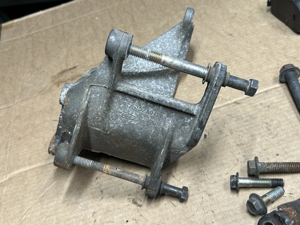 87-92 Ford F-150 E-150 - 5.0L 5.8L - Suporte tensor alternador - E7ta10239fa - Imagem 4 de 4