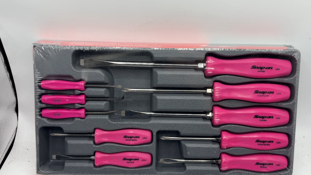 Snap On Tools Pink Hard Handle Screwdriver and Mini Pry Bar Set