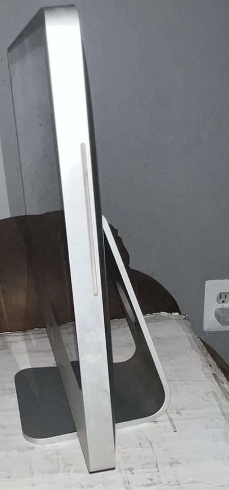 PARTS OR REPAIR Apple iMac 20” Core 2 Duo 2.66 Ghz A1224 NO POWER - Image 2 of 4