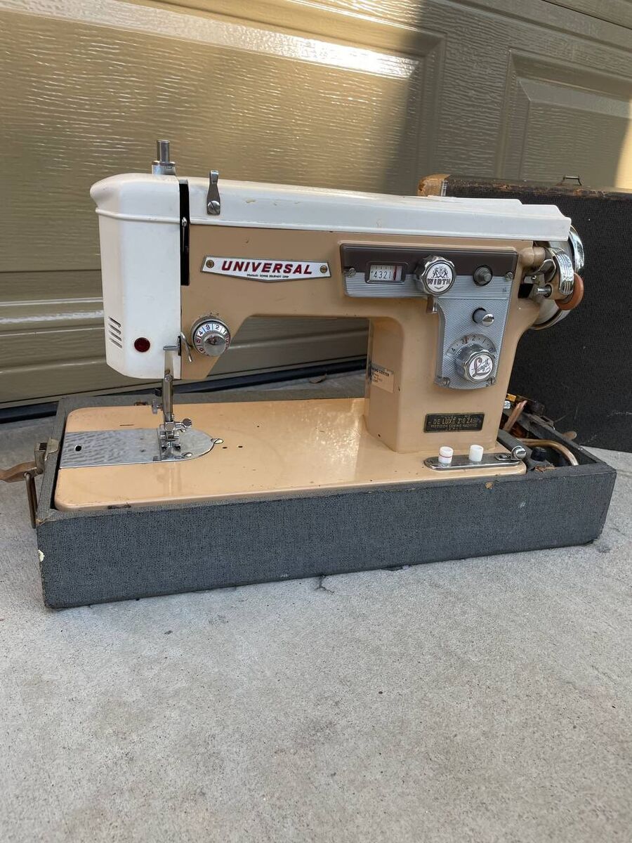 Vintage Sewing Machine Universal Zig Zag De Luxe Model MZ Vintage Sewing Machine Universal Zig Zag De Luxe Model MZ