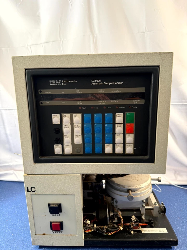 IBM Instruments LC/9505 Manipulador Automático de Muestras Beige | SIN PROBAR Foto 3 de 4
