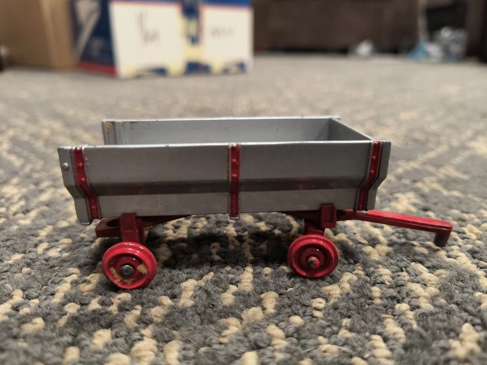 Ertl Farm Classics Flare Box Wagon Vintage Used - Image 2 of 4