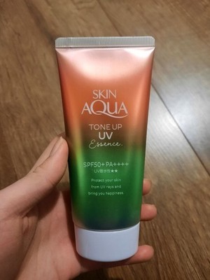 Rohto Skin AQUA Tone Up UV Essence Sonnenschutz 80g LSF 50+ PA++++ aus Japan