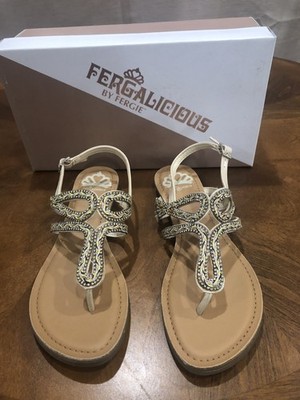 NIB FERGALICIOUS BY FERGIE SHIMMER2 FLAT BEIGE SANDALS W/TRIM & CLEAR STONES ~8M