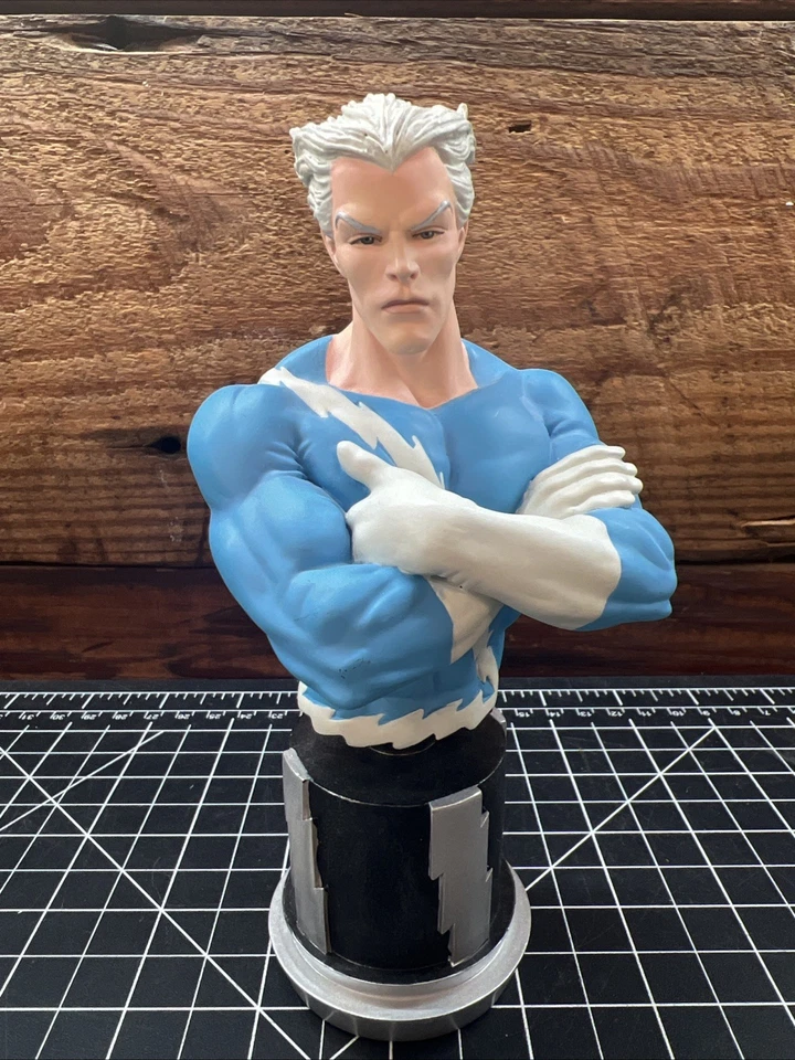 Bowen Designs Quicksilver Blue Suit 1/8 Scale Mini Bust Marvel X-Men 0418/3000 - Image 2 of 4