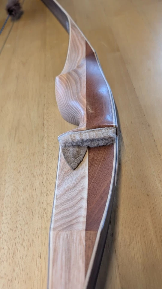 As New Gera-Bows “Elephant Deluxe” Recurve Bow (60" 45lb) - image 4 of 4