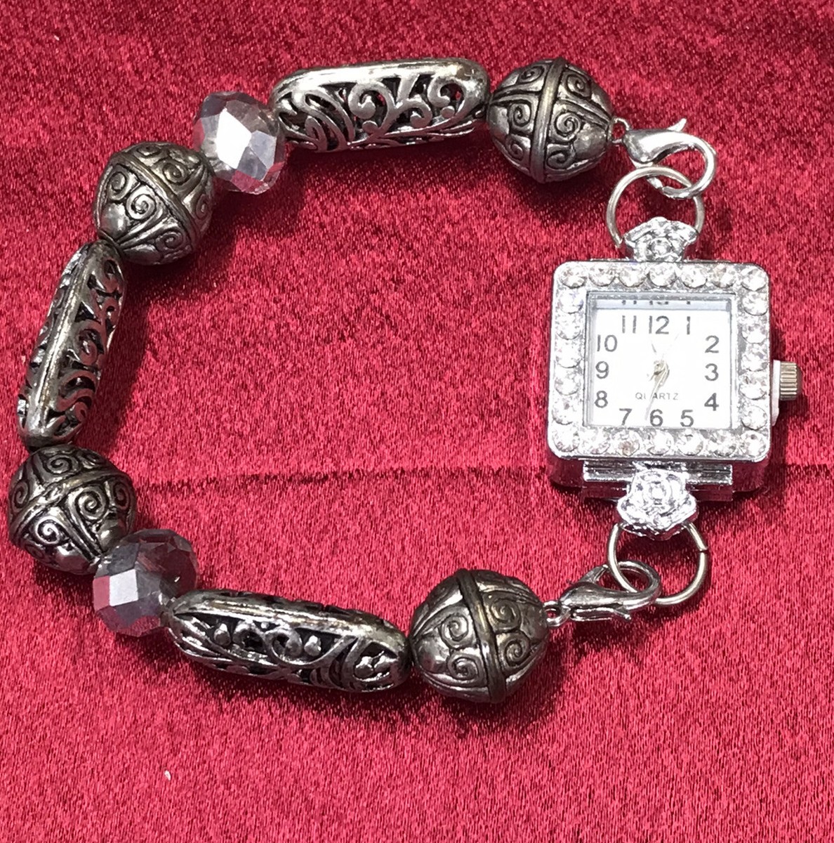 Women Quartz Watch Black Silver tone Beaded Bracelet  display picture 3