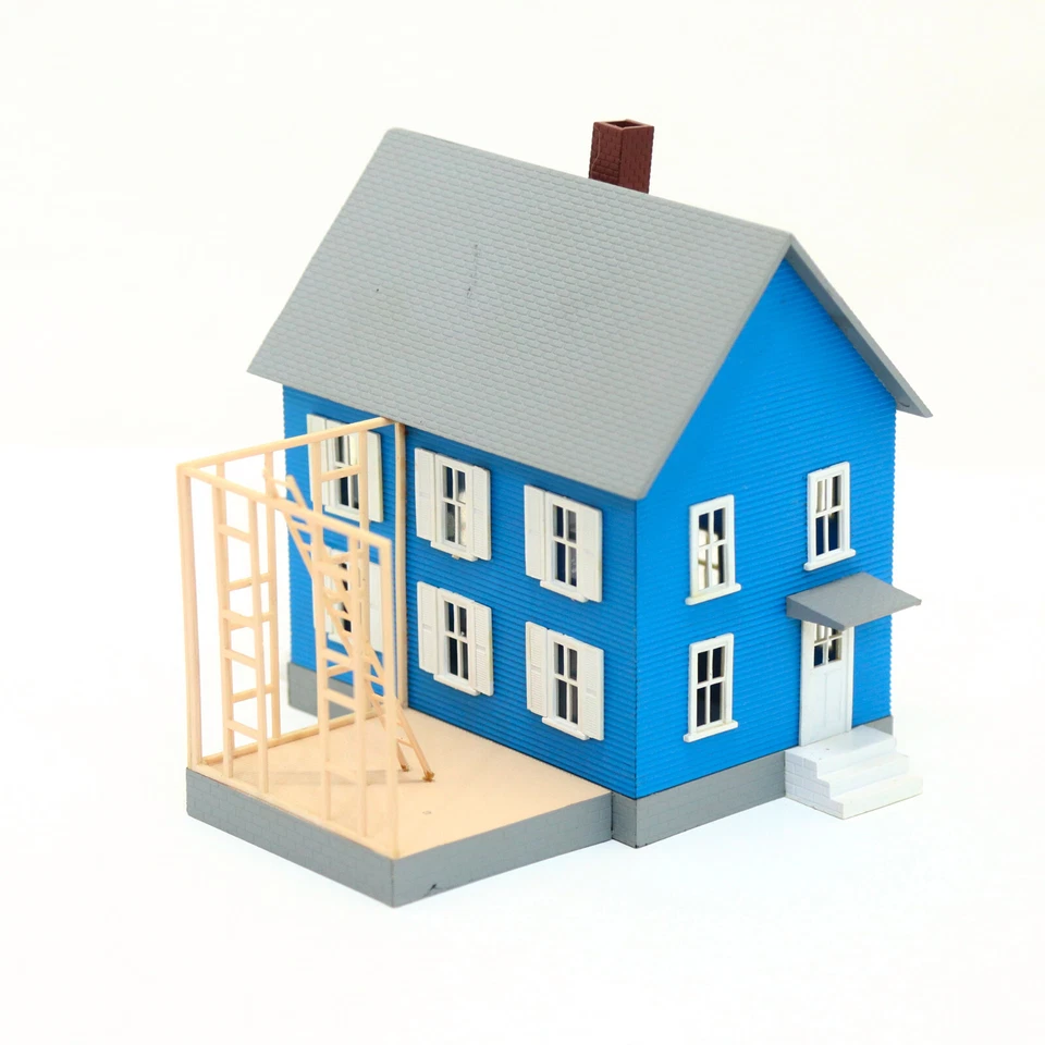 Assembled Ho Scale Blue House Under Construction Model Power City Home Addition - Image 3 of 4