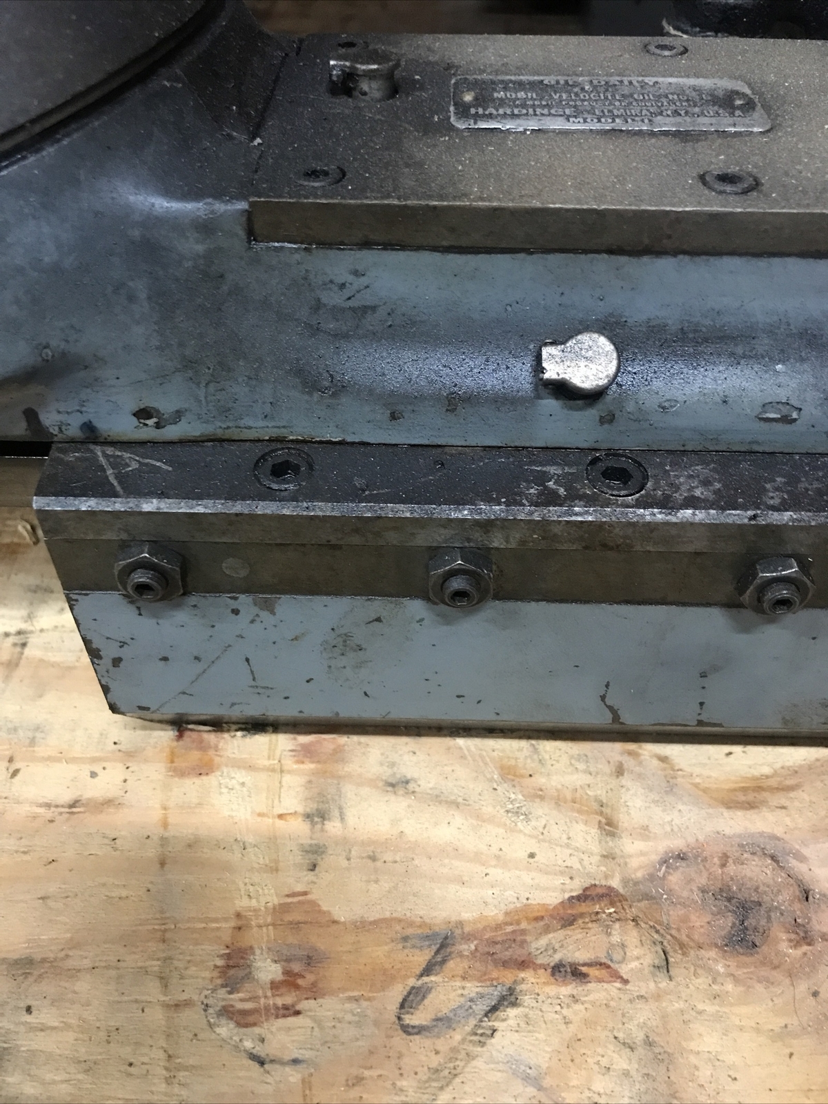 Hardinge DV-59 Model "L" 6 Position Bed Turret No Handle