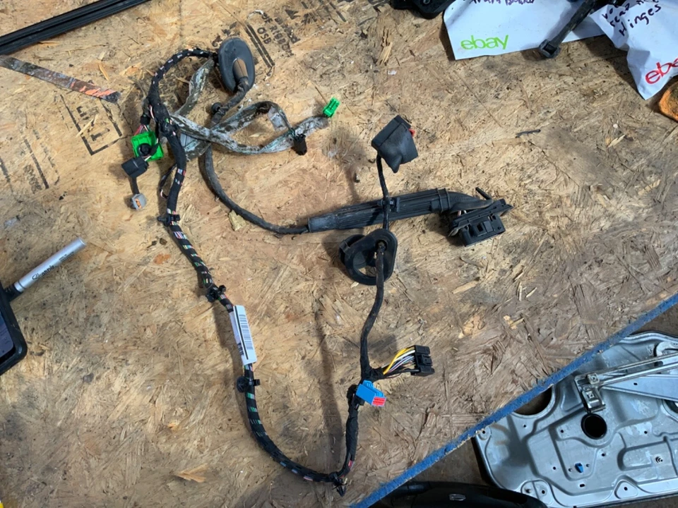 2007-2013 Volvo C30 T5 2 Door Right Passenger Door Wiring Harness 30658540-AF - Image 2 of 4