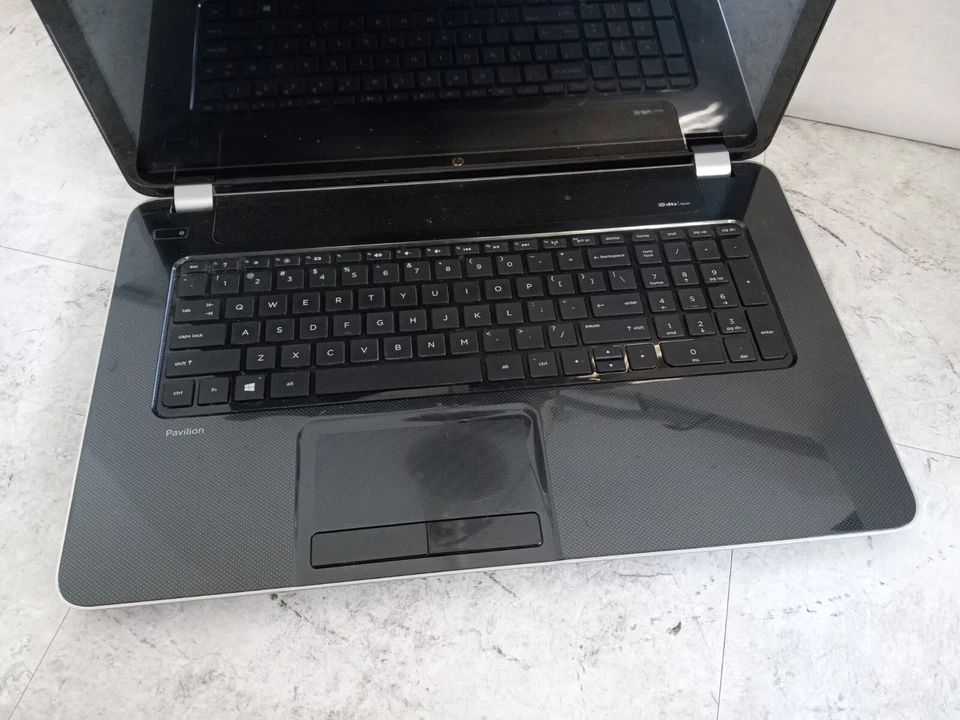 HP Pavilion Touchsmart 17-e155nr 17.3" Táctil AMD A4-5000 4GB RAM - LEER -RR Foto 2 de 4