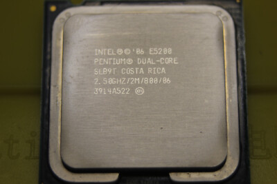 CPU Processor Intel Pentium Dual-Core E5200 SLB9T 2.5GHz 100% Working.
