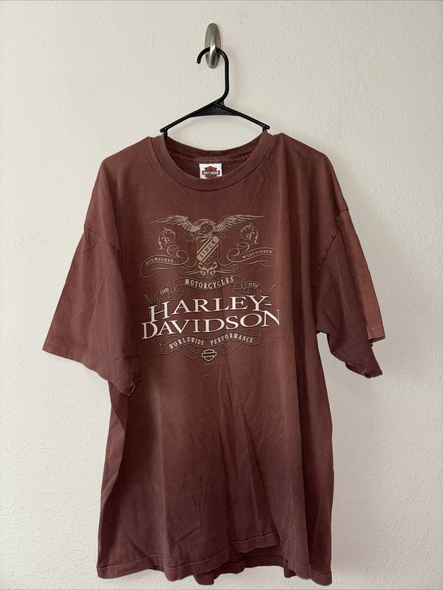 Vintage '05 Harley Davidson White Tag Chicago Tee. Men's XL