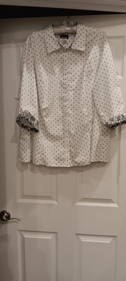 Women's White Blouse With Black And Blue Accents Size 3X - Image 2 of 4