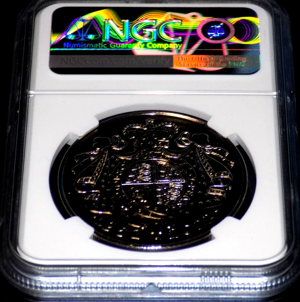 2022 GREAT BRITAIN £5 QUEEN'S PLATINUM JUBILEE NGC MS 69 DPL 5 PD QE II UNC COIN - Image 4 of 4