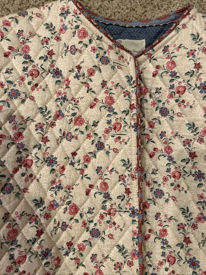 Chaqueta Vera Bradley Acolchada Floral Vintage Acolchada Hombros Talla Mediana Foto 2 de 4