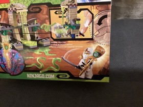 Lego Ninjago Masters of Spinjitzu Venomari Shrine 9440 Zane ZX Green Snakes 2012