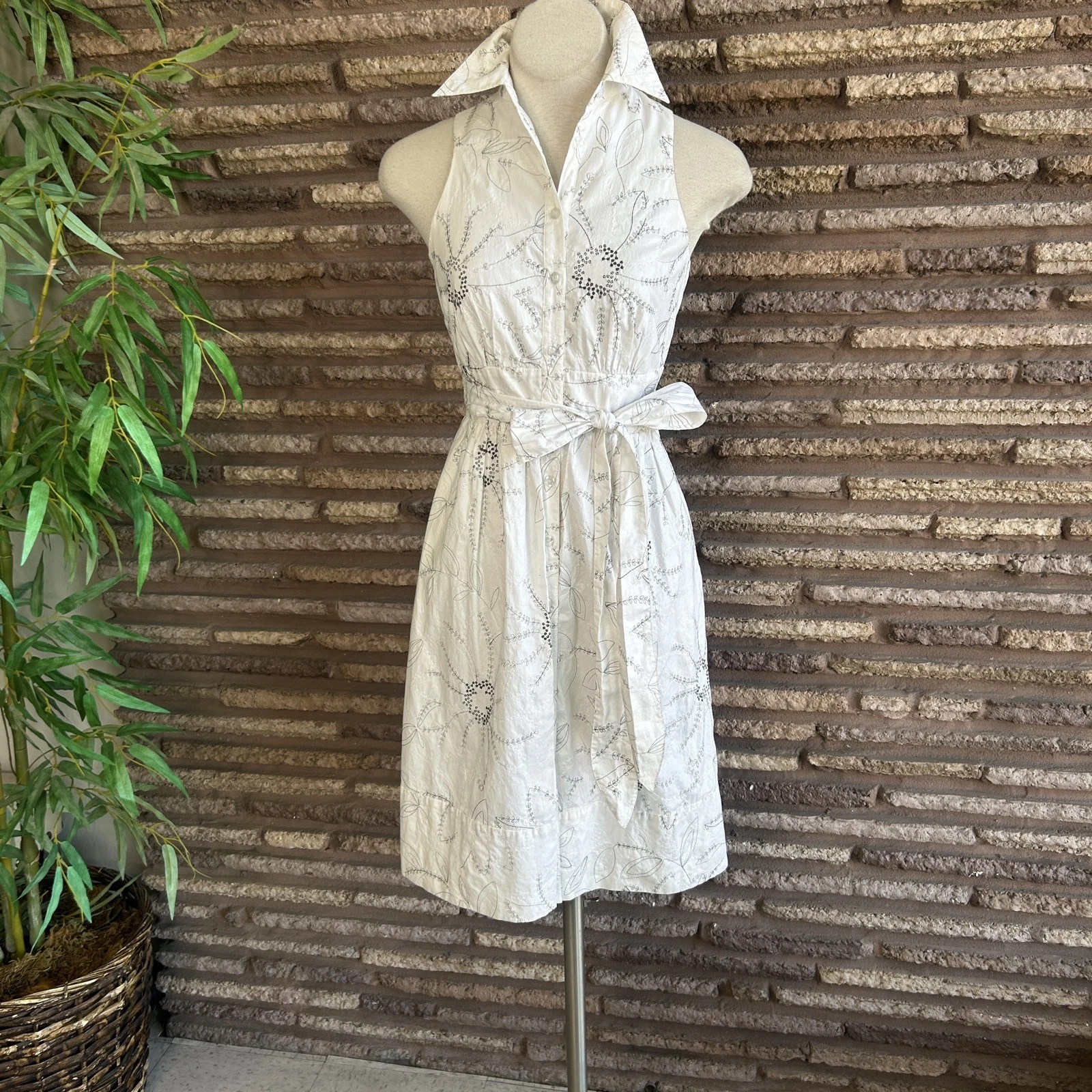 VETEMENTS Abito Adrianna Papell bianco ricamato floreale camicia vita taglia 6