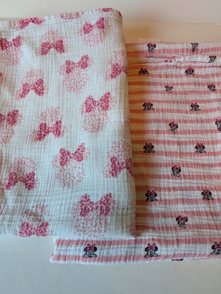 Juego de 2 mantas de muselina Aden + Anais Disney Baby Minnie Mouse Foto 3 de 4
