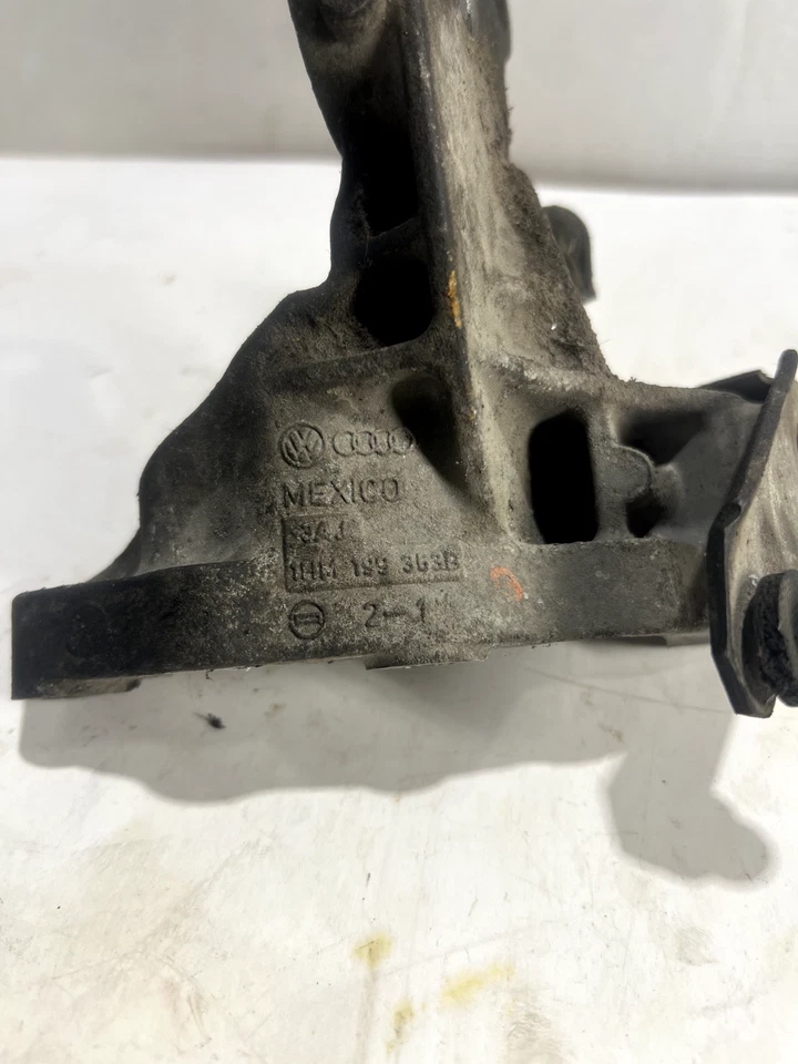 VW MANUAL TRANSMISSION 020/DFQ (MK3 2.0L) TRANS MOUNT BRACKET BRACE SUPPORT - Image 3 of 4