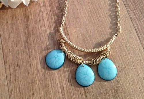Blue 3 Stone Necklace / heavy gold - BNWT (8.00) - ideal present - Picture 2 of 2