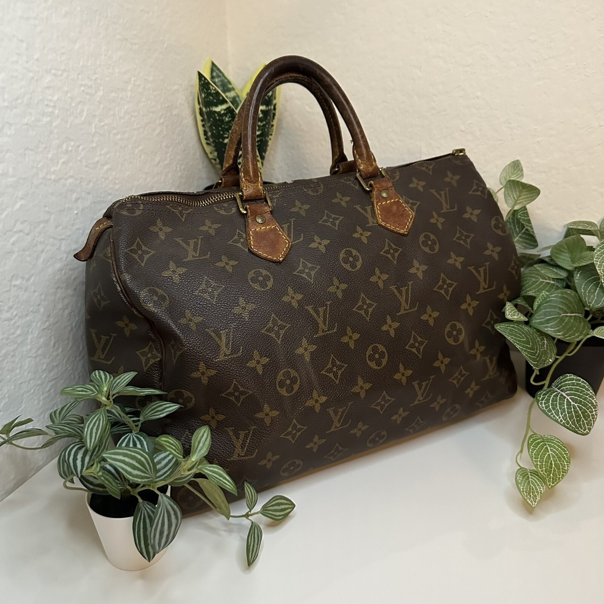 Authentic Louis Vuitton Monogram Speedy 35 Hand Bag Purse Authentic Louis Vuitton Monogram Speedy 35 Hand Bag Purse