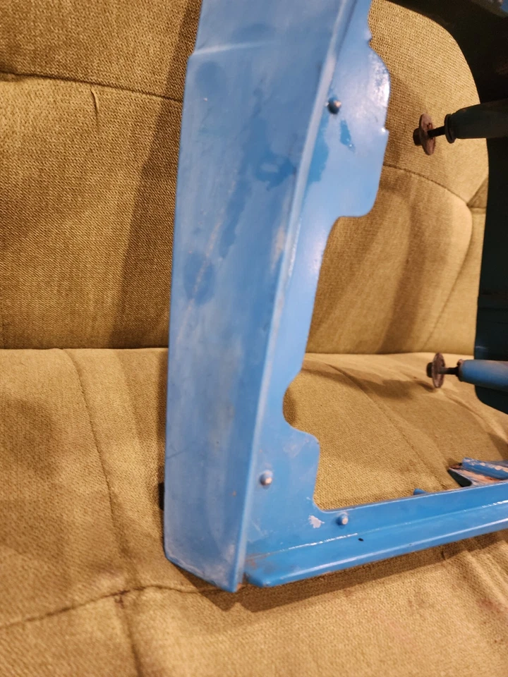 1988-1991 Ford LTD Crown Victoria Driver Left Tail Light Housing Taillight OEM - Image 2 of 4