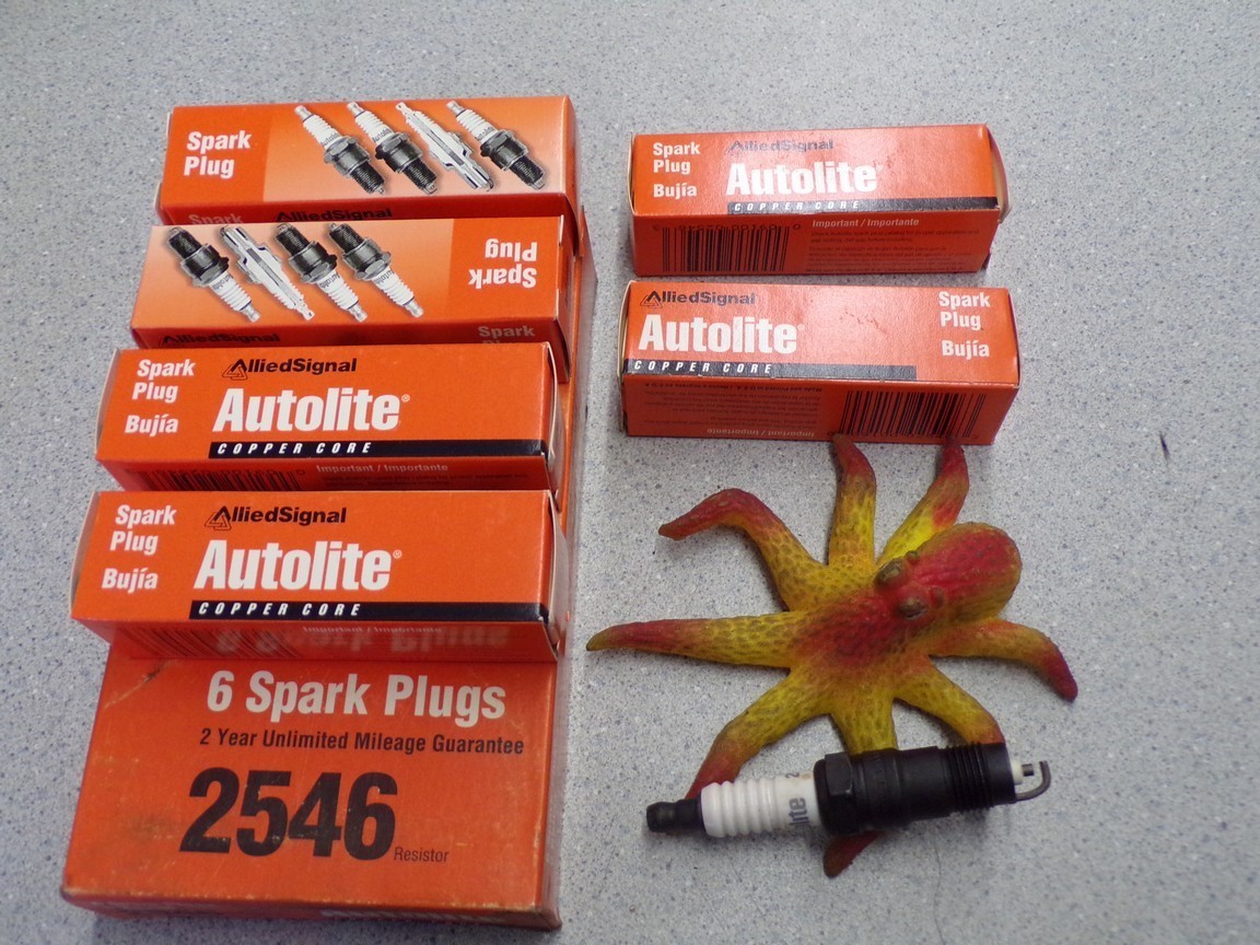 NEW Autolite Copper Core Spark Plugs 2546, Lot of 6  FREE SHIPPING