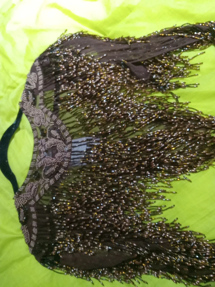 Mantón/bufanda con cuentas de moda LeMonde con cuentas a mano ideal para ropa de iglesia o noche Foto 3 de 4