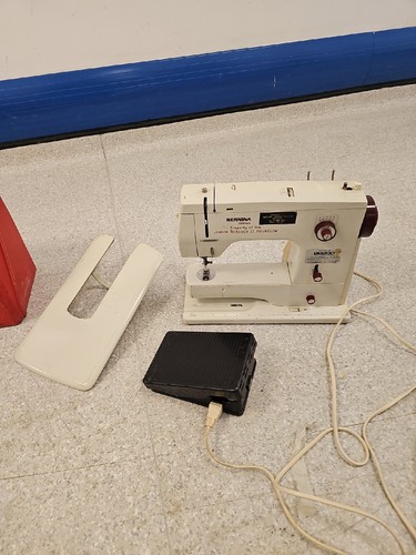 BERNINA 807 MINIMATIC SEWING MACHINE MADE IN SWITZERLAND --NOT FULLY TESTED. - Picture 9 of 21