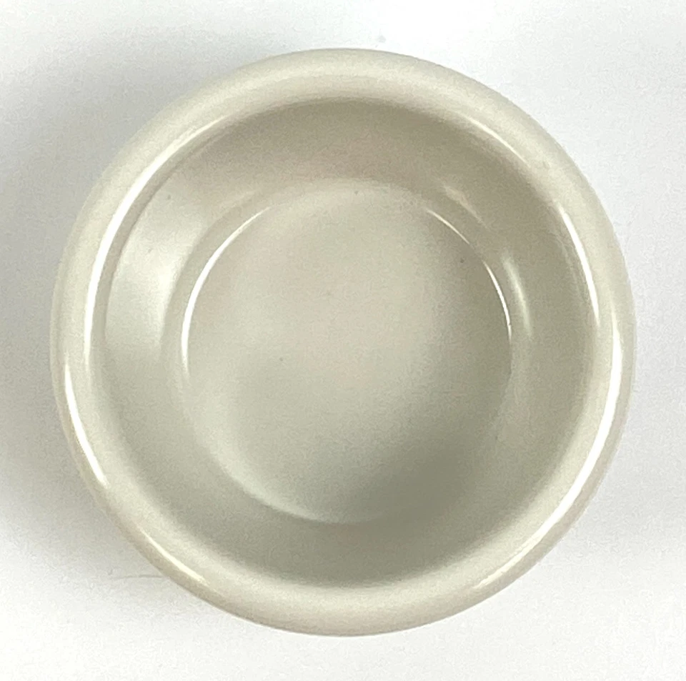 Carlisle S279-42 Bone Fluted Melamine 2oz Sauce and Appetizer Cup 48-Pack - Image 3 of 4