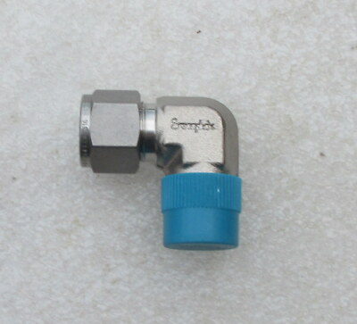 SWAGELOK SS-810-2-8 1/2 Inch Male NPT To 1/2 Inch Tube OD Elbow Fitting - Stainless Steel