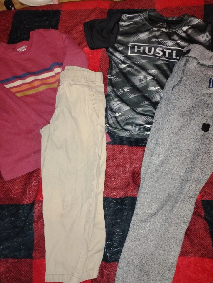 夏季和冬季男孩服装套装尺寸 4/5,5t 和 6。 — 第 4/4 张图片