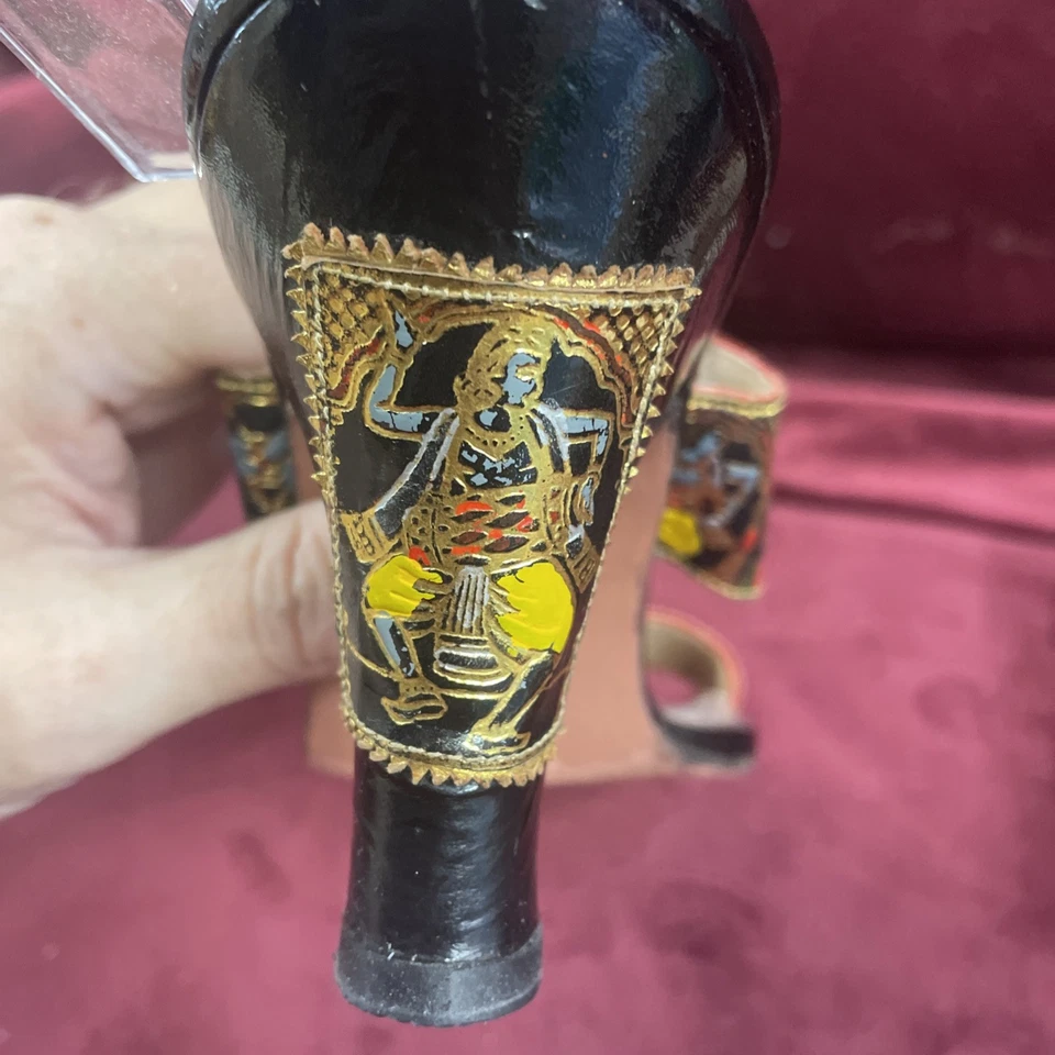 Zapatos de mujer vintage años 30 temática egipcia sandalia restaurada años 20 archivo raro Foto 3 de 4