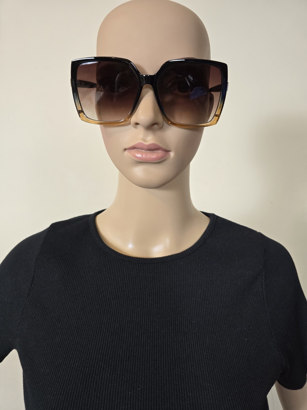 BCBGeneration  Brown Gold Gradient Sunglasses blk… - image 4