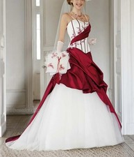 Dark Red And White Wedding Dress Ruched Appliques Long Elegant Bridal Gown