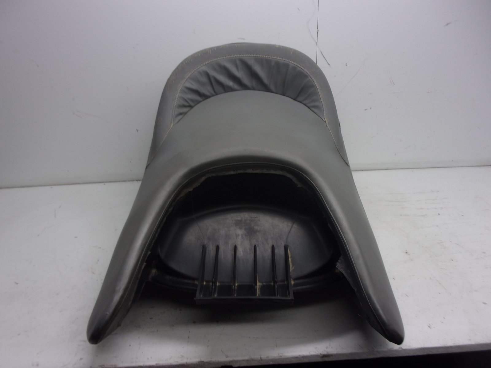 Yamaha 20042008 FX Cruiser / HO OEM Grey Double Seat Part F1SU371A